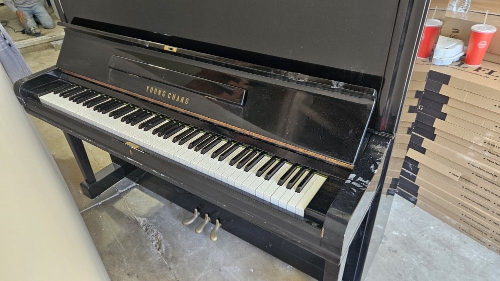 Young Chang Upright Piano