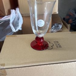 Set De 4 Vasos Con Pedestal Rojo Princess House Nuevo En Caja Precio 40
