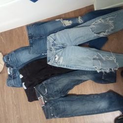 Women’s XS–Small Denim Lot (5 Pairs) | Levi’s, Hollister, AE | Priced to Move