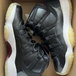 WMNS Jordan 11s 