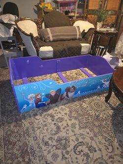 Frozen Bed And Cube W/ 2baskets