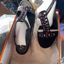 Beautiful Black Color Dressed Shoes Size 81/2new