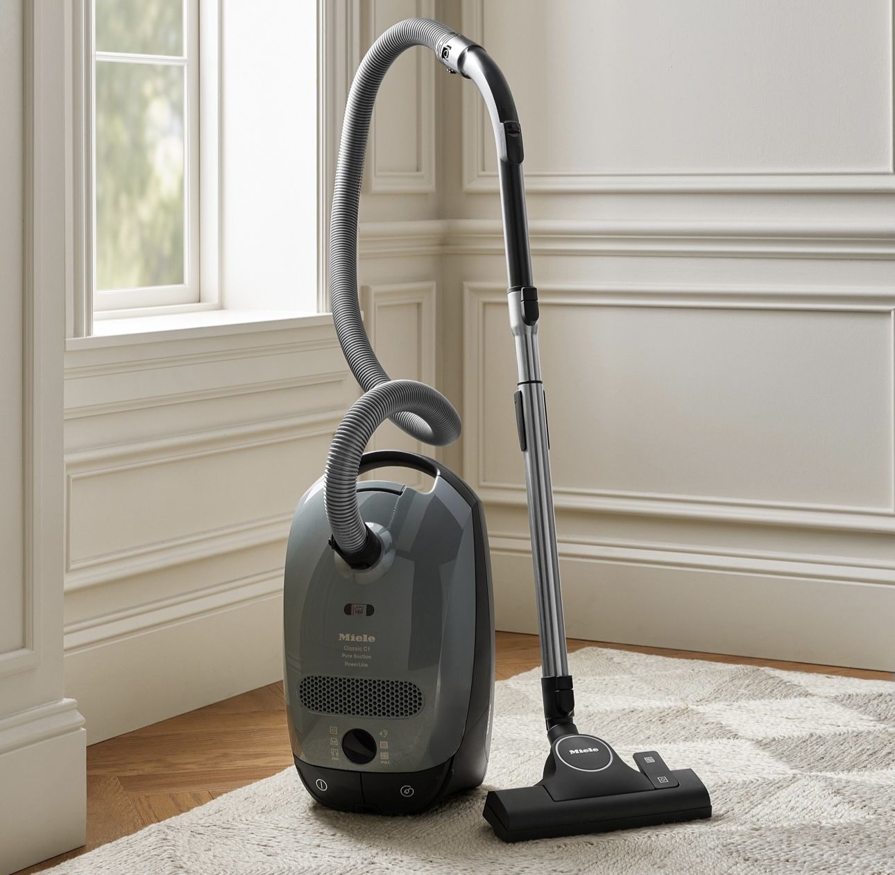 Miele Classic C1 Vacuum, 6 Bags Included