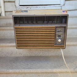 EMERSON QUIET KOOL AIR CONDITIONER 