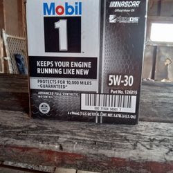 GREATEST

FUR TR

Mobil Drive Clean

Cleaning Power

HD 30 Motor Oil

946 L/1 US QUART