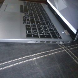 Dell Precision 3551 windows 11 laptop comes with charger unlocked