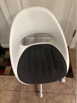 IKEA LOBERGET / MALSKÄR Swivel Chair - White