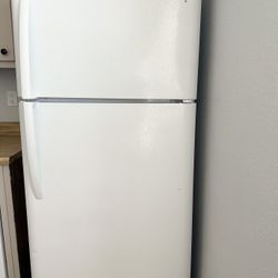 Frigidaire Top Freezer Refrigerator