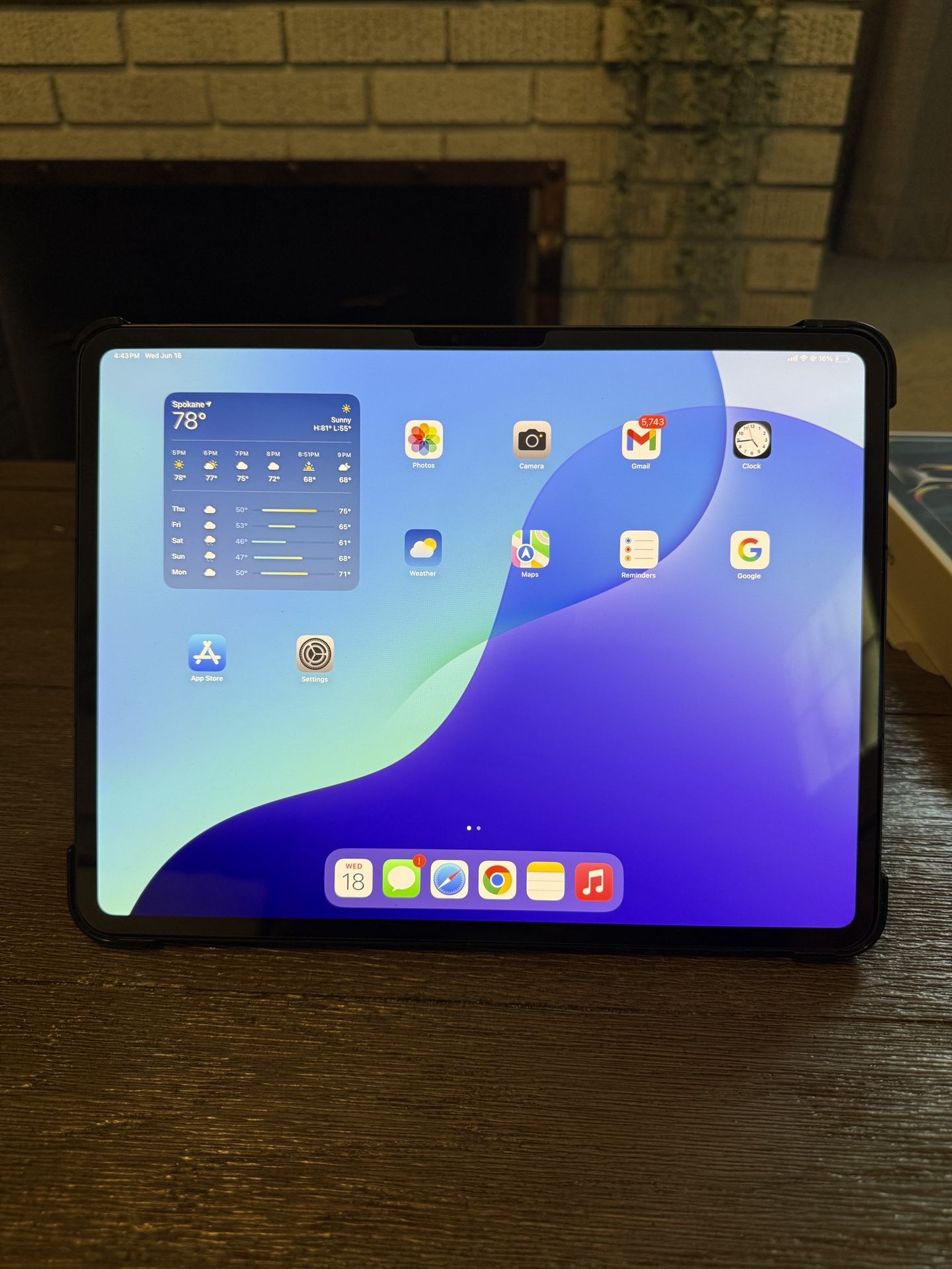 13” iPad Pro M4 5G (AT&T) - Box & Case - iCloud Unlocked - Excellent!