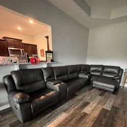 Sectional With 2 Reclining Chairs 