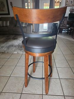 4 Swivel Bar Stool Wood and Metal