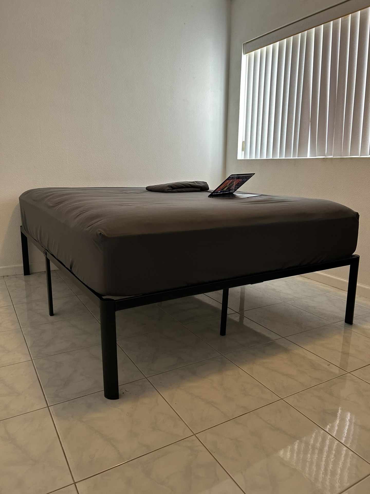 Queen Size Bed And Bed Frame/Platform