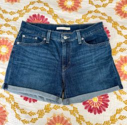 Levi’s Shorts Women’s
