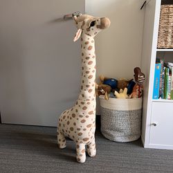 Stuffed Giraffe Plush