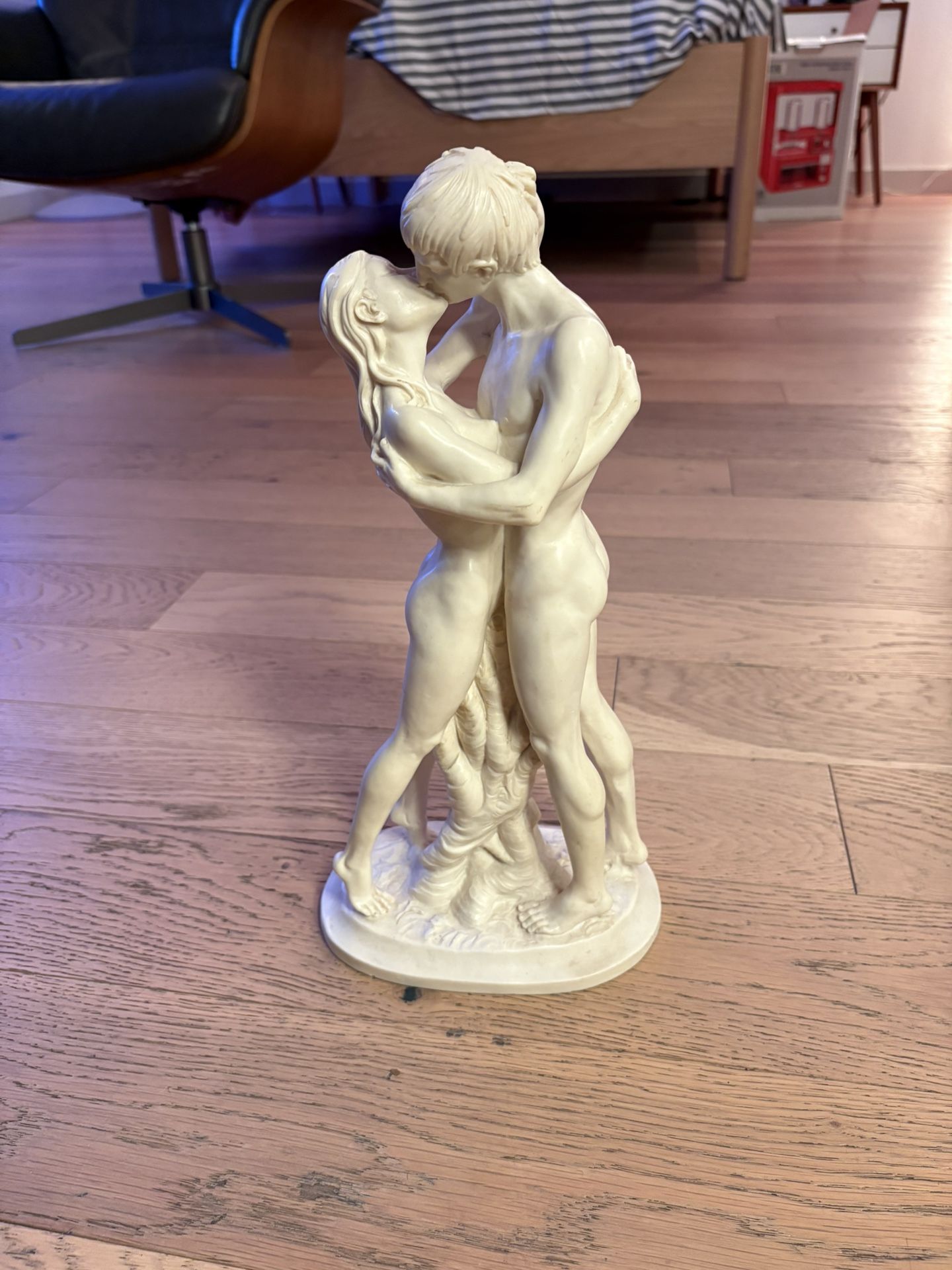 A. Santini Handmade Sculpture Figurine Italy "The Kiss" Signed Art 15"