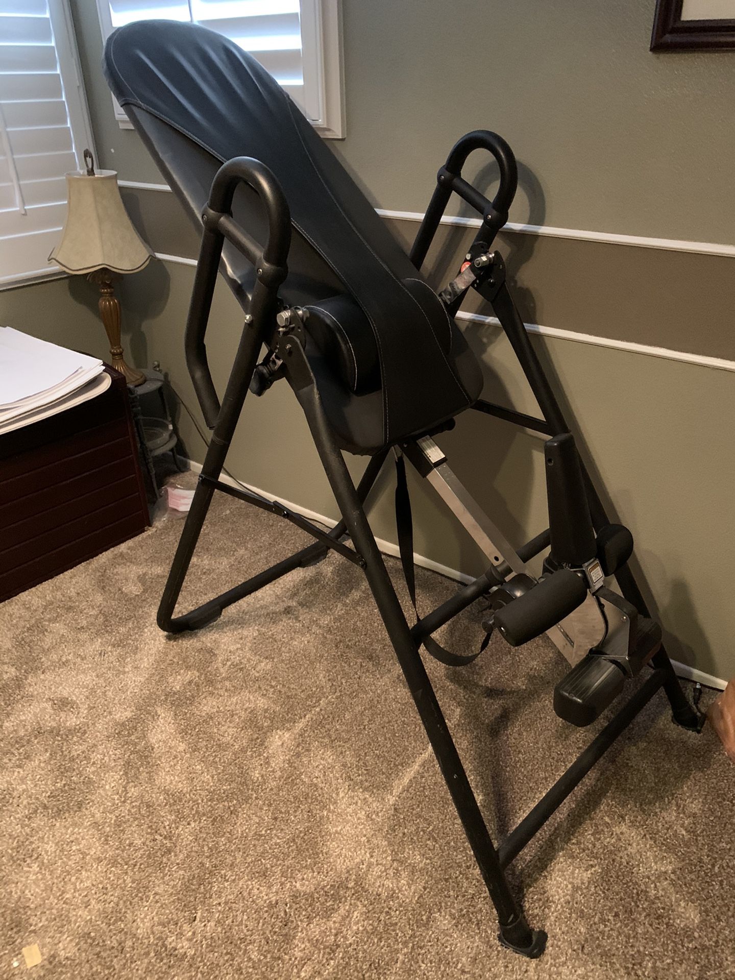 Inversion table