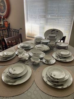 100 piece china set