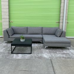 *Free Delivery* Gray Modern Sectional Couch Sofa