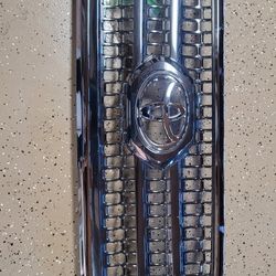 Toyota Tacoma 3rd Gen Chrome Grill OEM