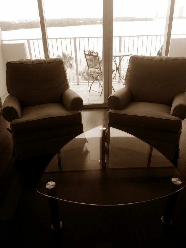 Two Recliners And A Gl Coffee Table Furniture In Miami Beach Two Recliners And A Gl Coffee Table Furniture In Miami Beach Fl Offerup