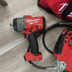 Milwaukee 1/2 In. Impact Wrench High Torque 