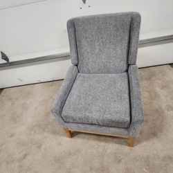 *** ACCENT LIVING ROOM CHAIRS ***