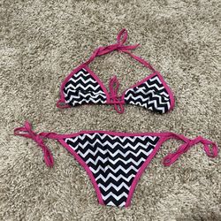 Brand New Womens Chevron Triangle 2 Piece Cheeky Bikini Size Small- New Without Tags / No Padding