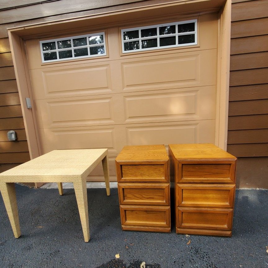 Modulus Morris Furniture Mid Century Modern Solid Wood 2 Meching End Tables/ Nighstands / Side Tables / 3 Drower Dressers Only $95 For Set.