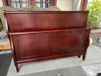 Foot and headboard for queen bed with rails