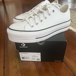 Brand new Converse Women’s Chuck Tayler All-Star lift platform low top size 5