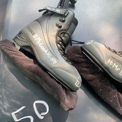 Size 10 Figure Skate