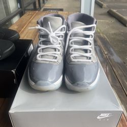 Air Jordan 11 Retro Cool Gray (Size 9.5)