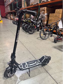 Solid electric scooter