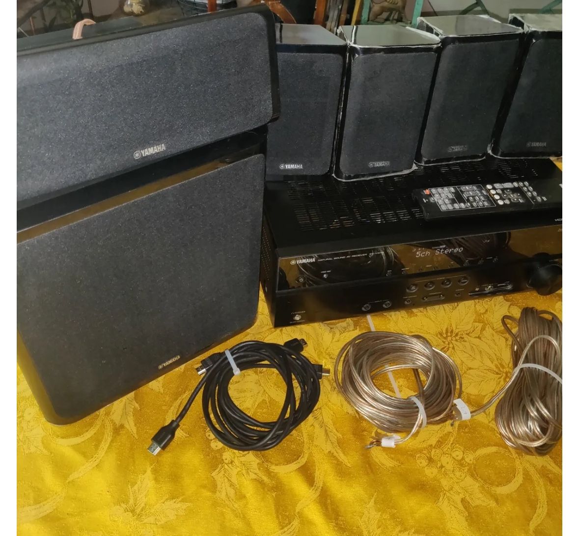 Yamaha RX-V373 5.1 Channel AV Receiver 5 Speakers Subwoofer surround sound