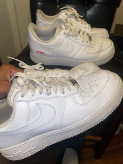 Nike Air Force 1 x Supreme White Low-Top Sneakers