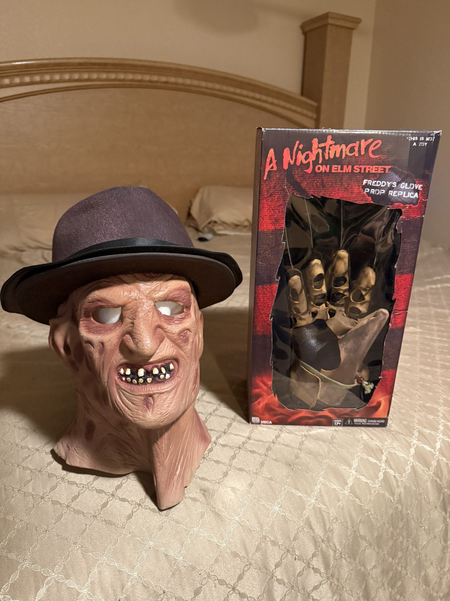 Freddy Krueger, Mask And Replica Glove