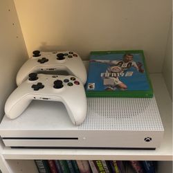 Xbox 1TTB With 2 Controllers 