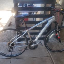 Diamondback trace duel sport bicycle