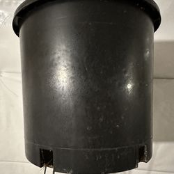 5 Gallon Buckets/pots 
