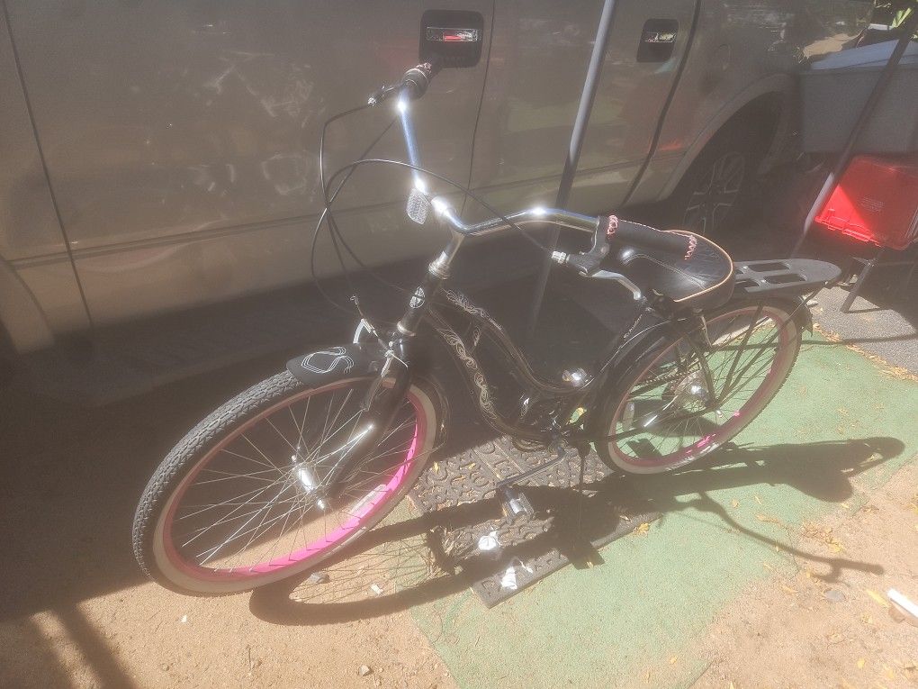 26 INCH LADIES BEACH CRUISER BIKE 