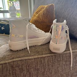 Puma iridescent, soft foam sneaker