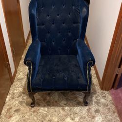 Navy Blue Velvet Sitting Chair