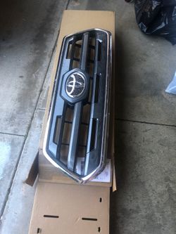Grill Toyota Tacoma 2016 limited OEM original