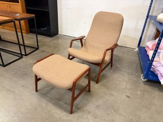 ALF SVENSSON Vintage Mid-Century Modern Teak Lounger and Ottoman with Heathered Brown Upholstery