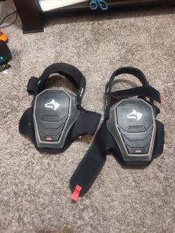 Husky knee brace knee pads