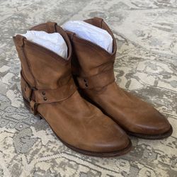 Frye  Wyatt Harness Bootie 9.5