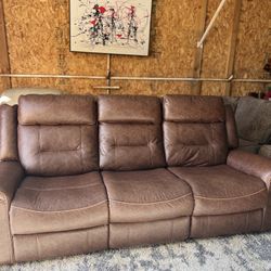 Recliner Sofa Faux Leather Excellent Condition (L88"D33"H2) 