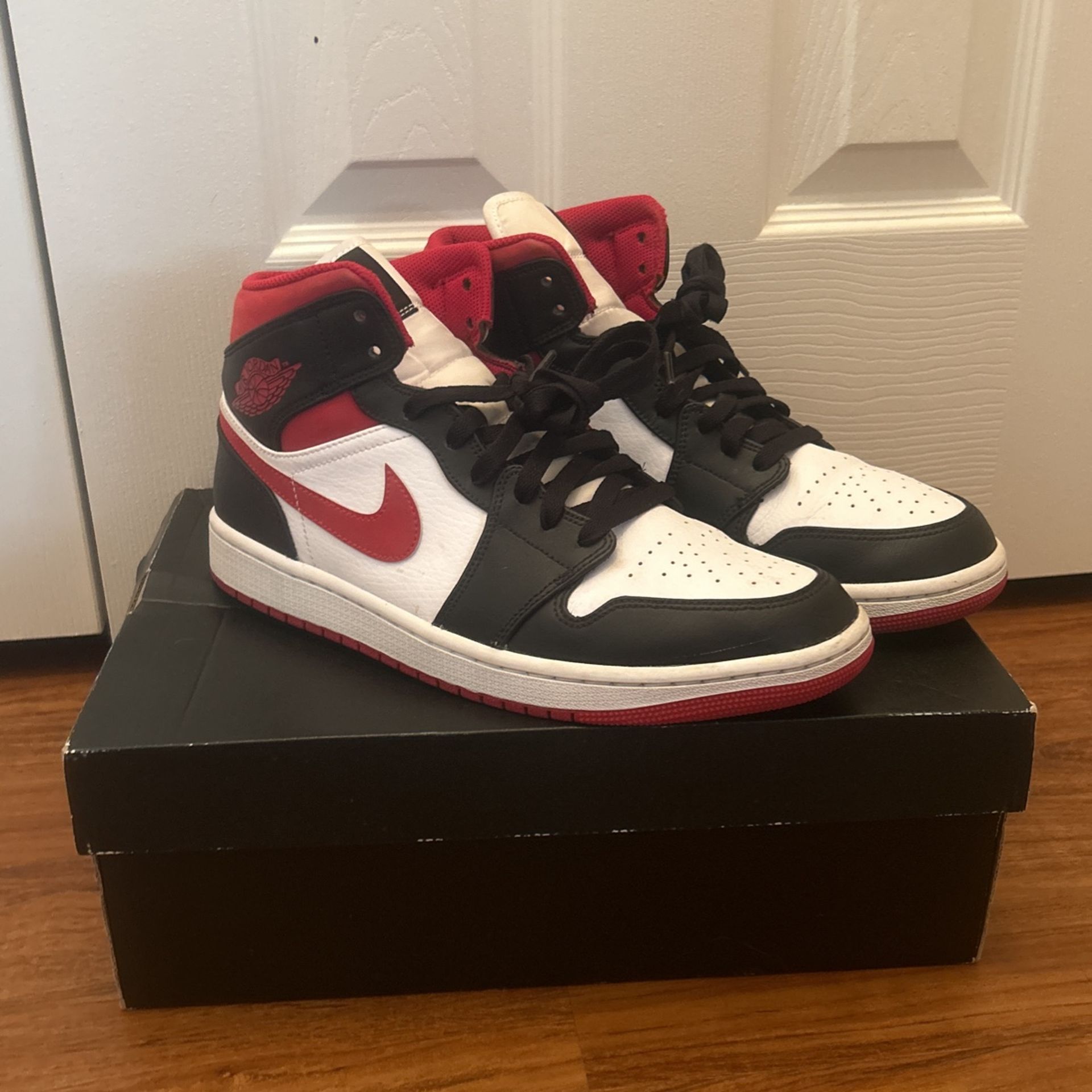 Air Jordan 1 Mid
