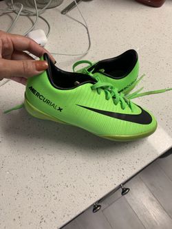 Nike Futsal Shoes Size 1y