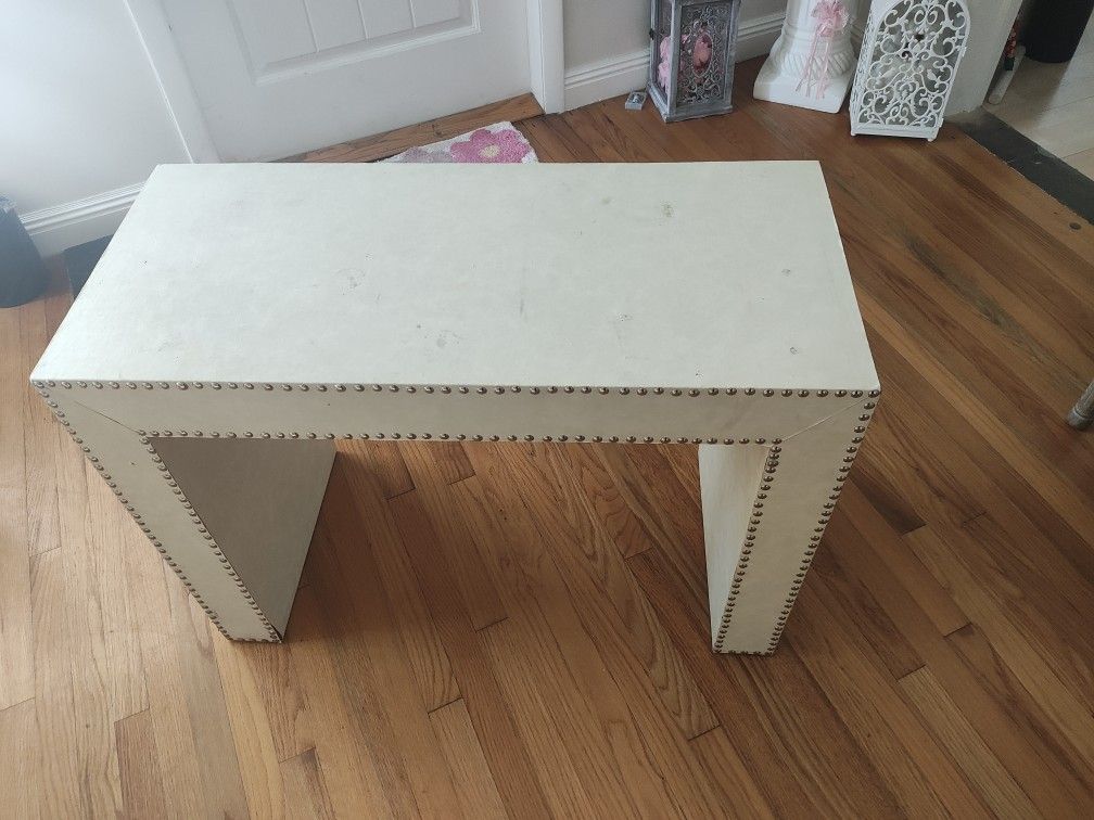Desk Type Table